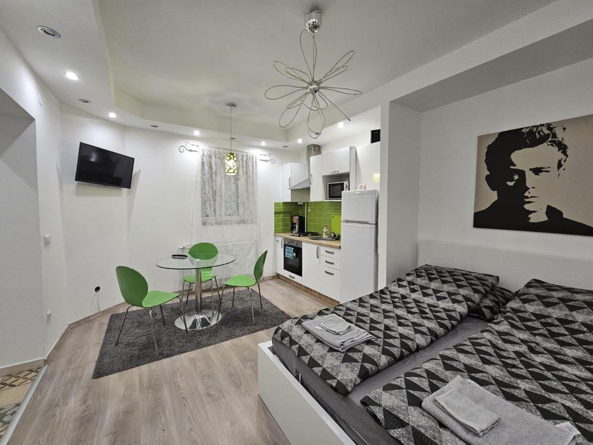 Smart Studio In The Heart Of Boedapest Buitenkant foto